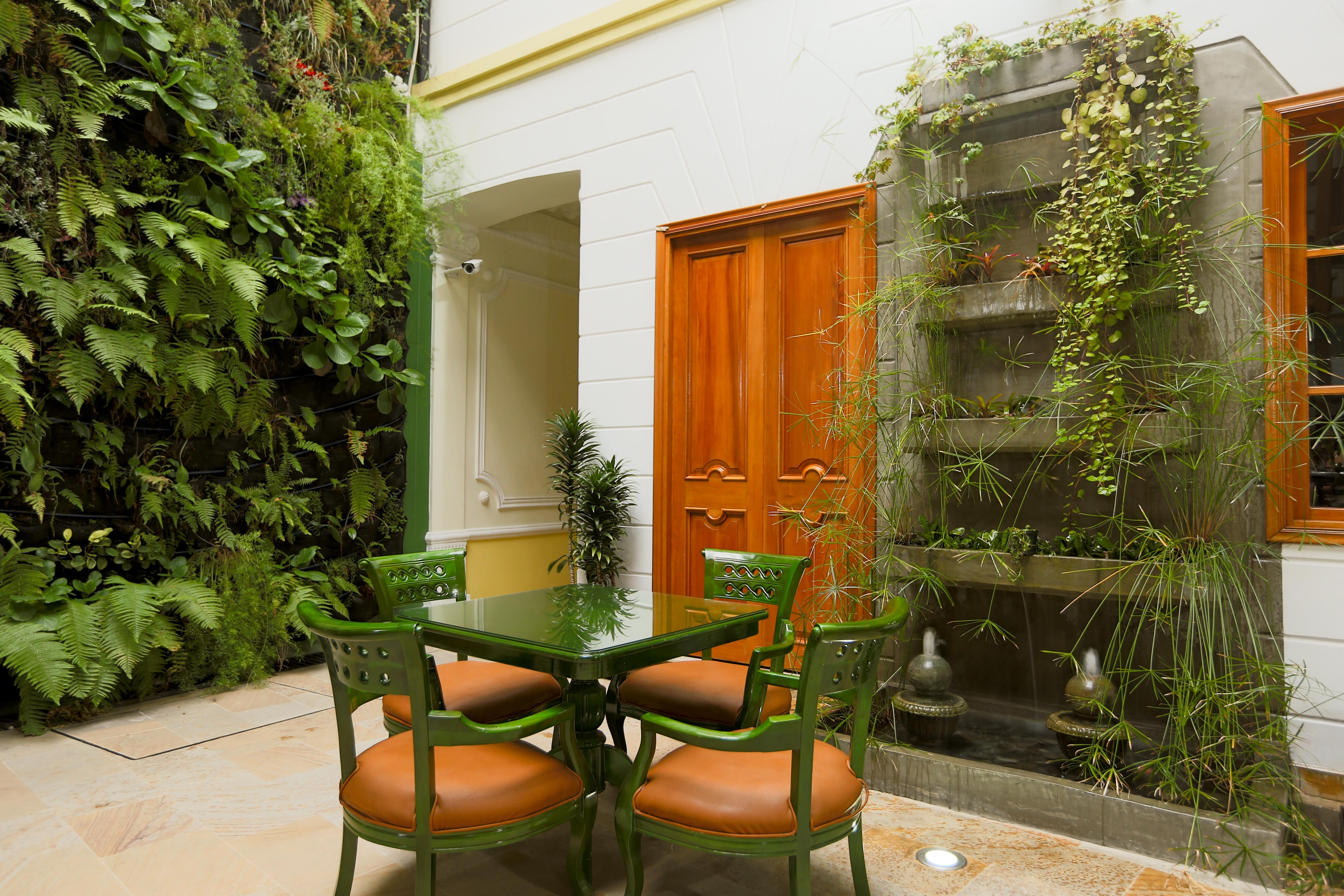 Hotel Santa Lucia Boutique Spa Bogota Ngoại thất bức ảnh Living wall in a home