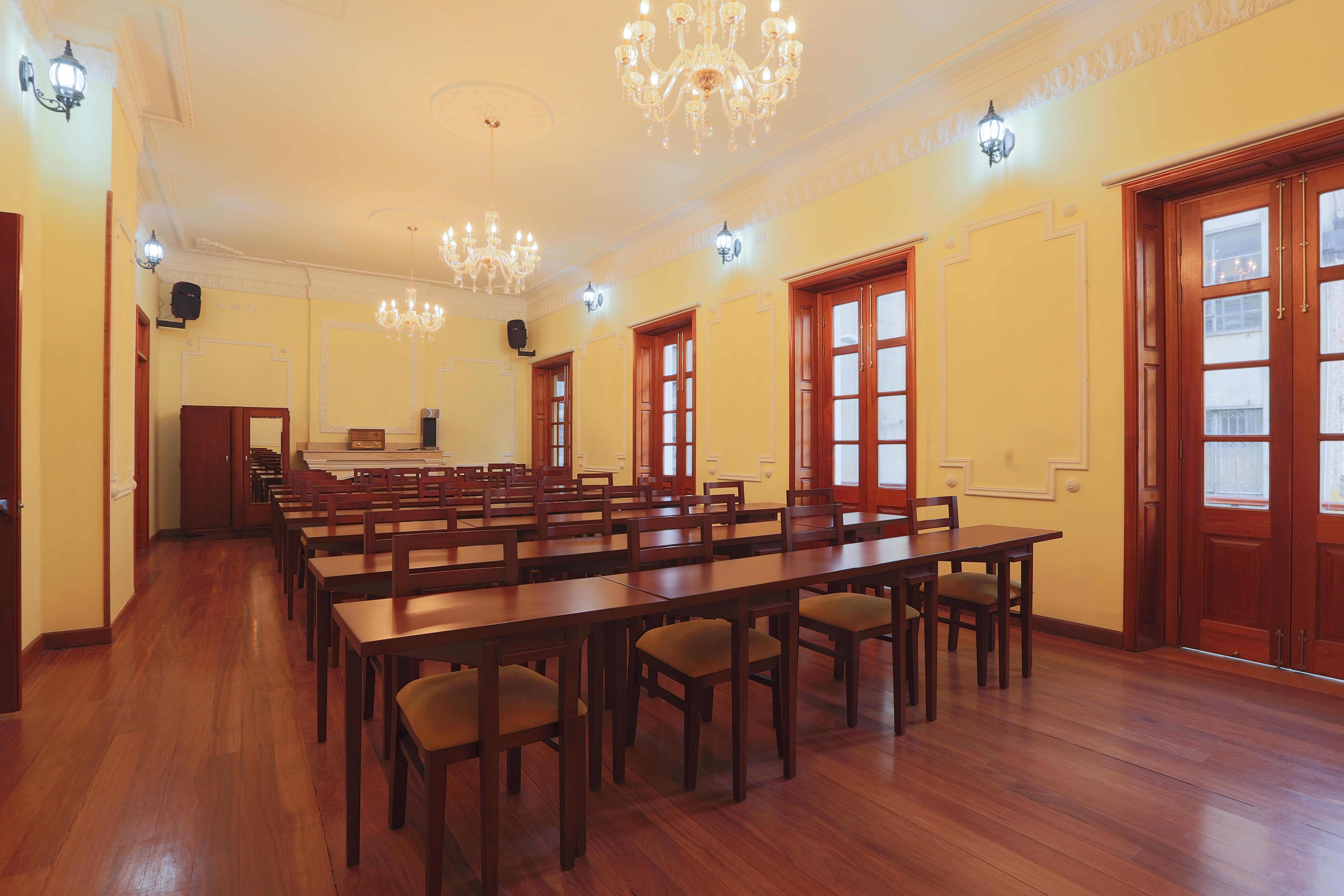 Hotel Santa Lucia Boutique Spa Bogota Ngoại thất bức ảnh The interior of the library