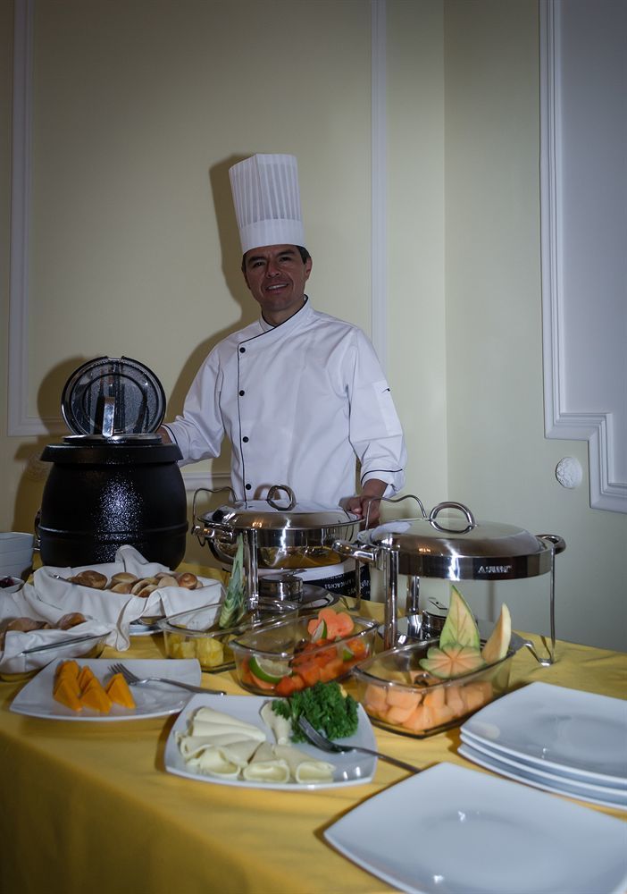 Hotel Santa Lucia Boutique Spa Bogota Ngoại thất bức ảnh A buffet at a hotel