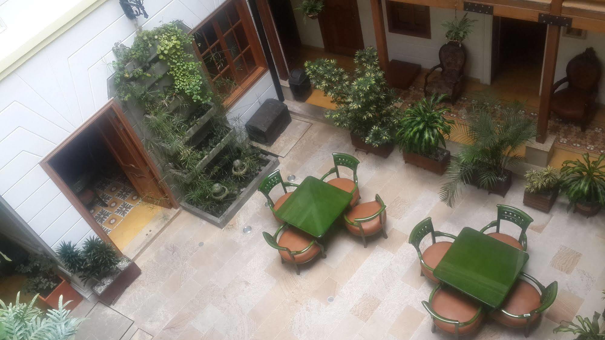 Hotel Santa Lucia Boutique Spa Bogota Ngoại thất bức ảnh The courtyard of the hotel